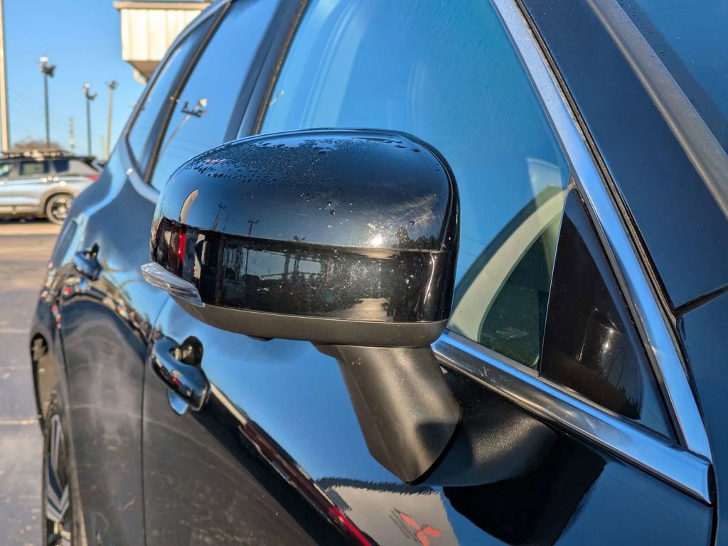 Used 2023 Volvo XC60 B5 Ultimate image 12