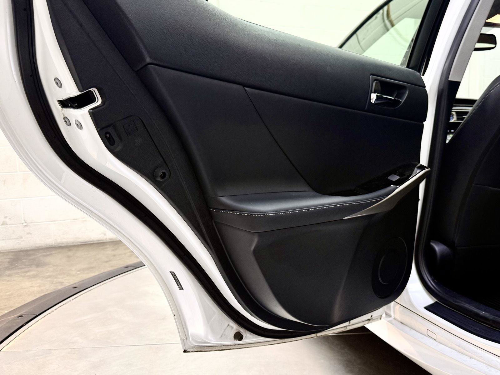 Used 2016 Lexus IS 300 AWD w/ Navigation System Package image 15