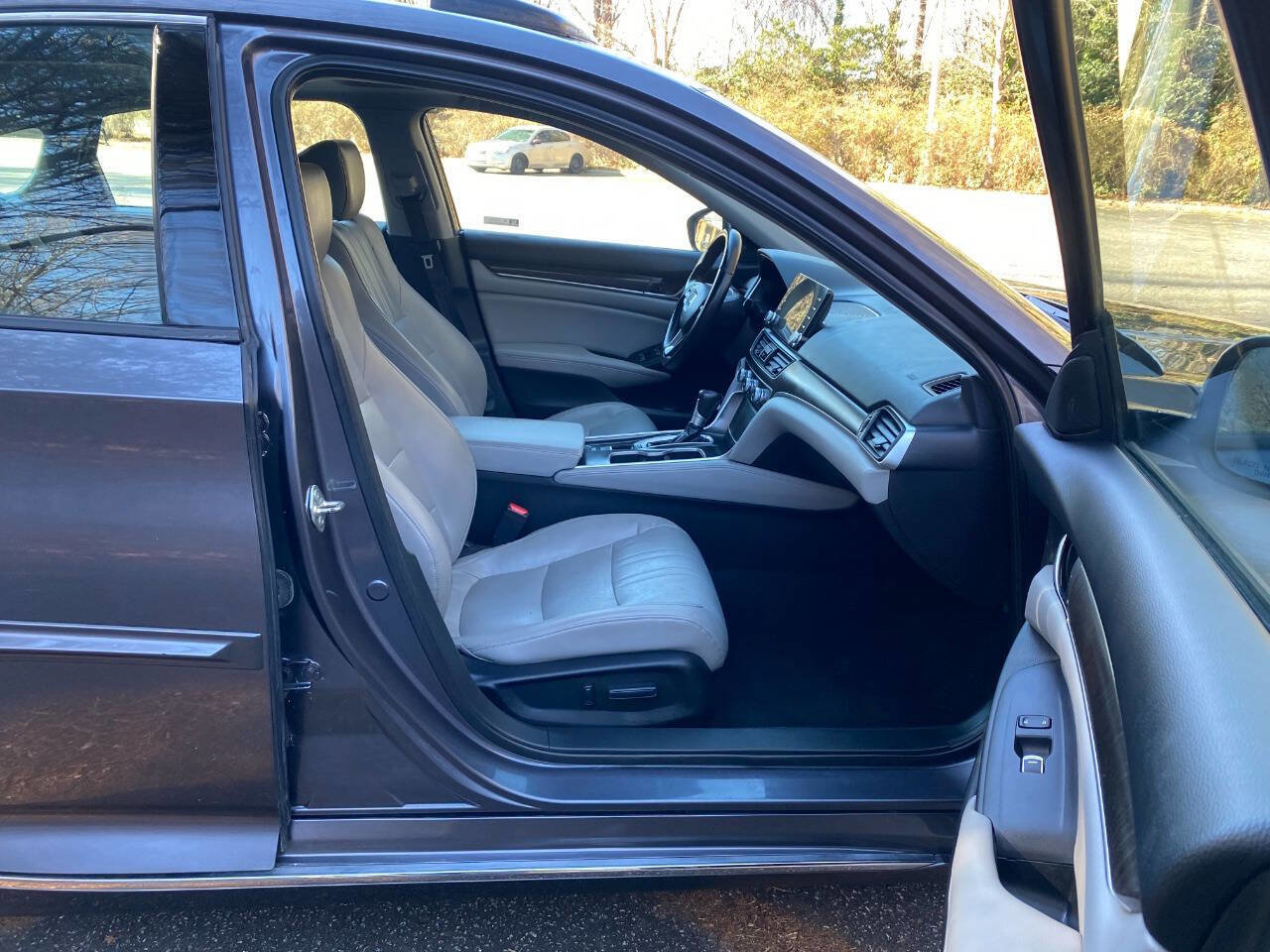 Used 2018 Honda Accord EX-L image 47