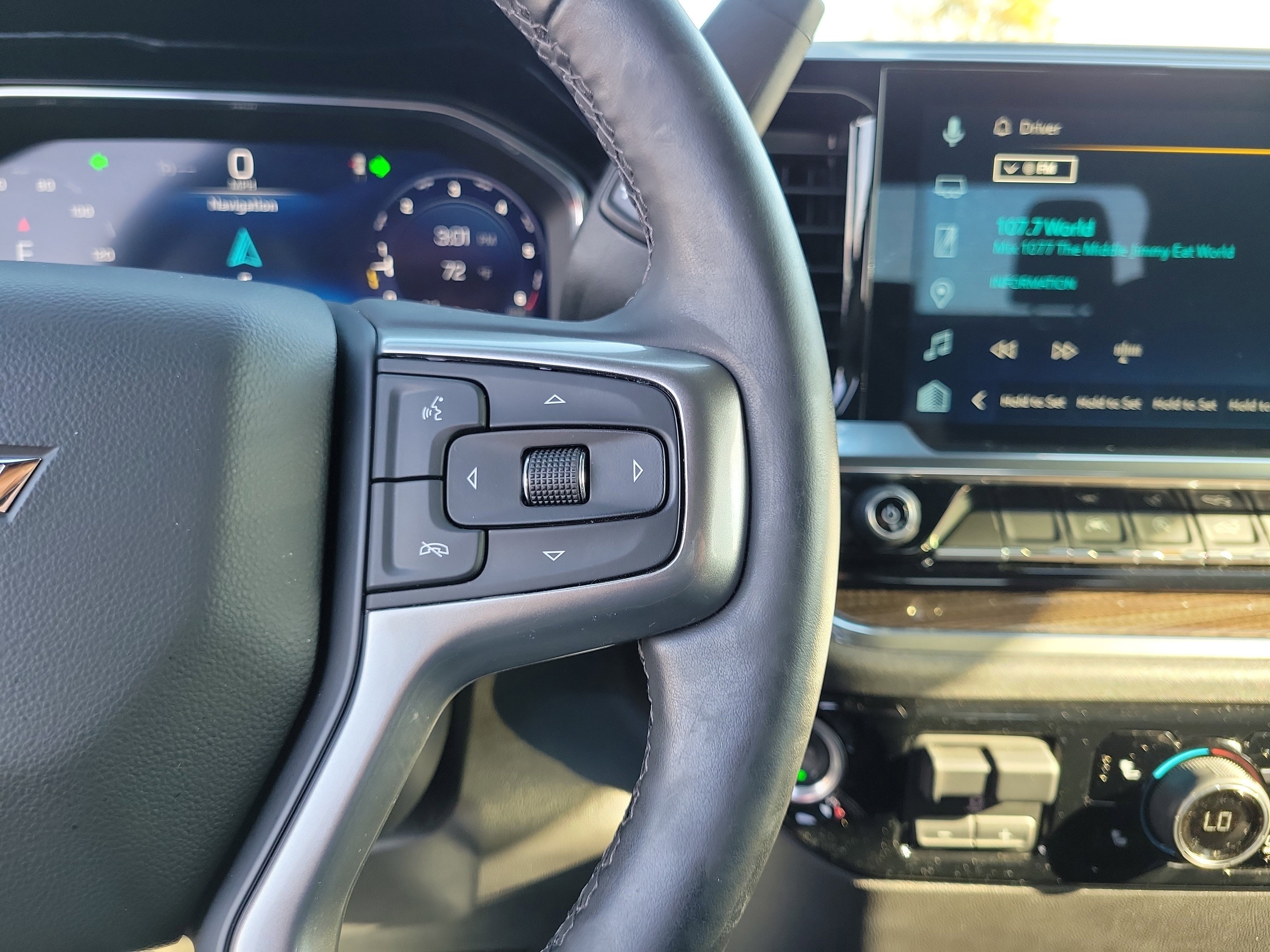 Used 2025 Chevrolet Silverado 1500 LT image 23