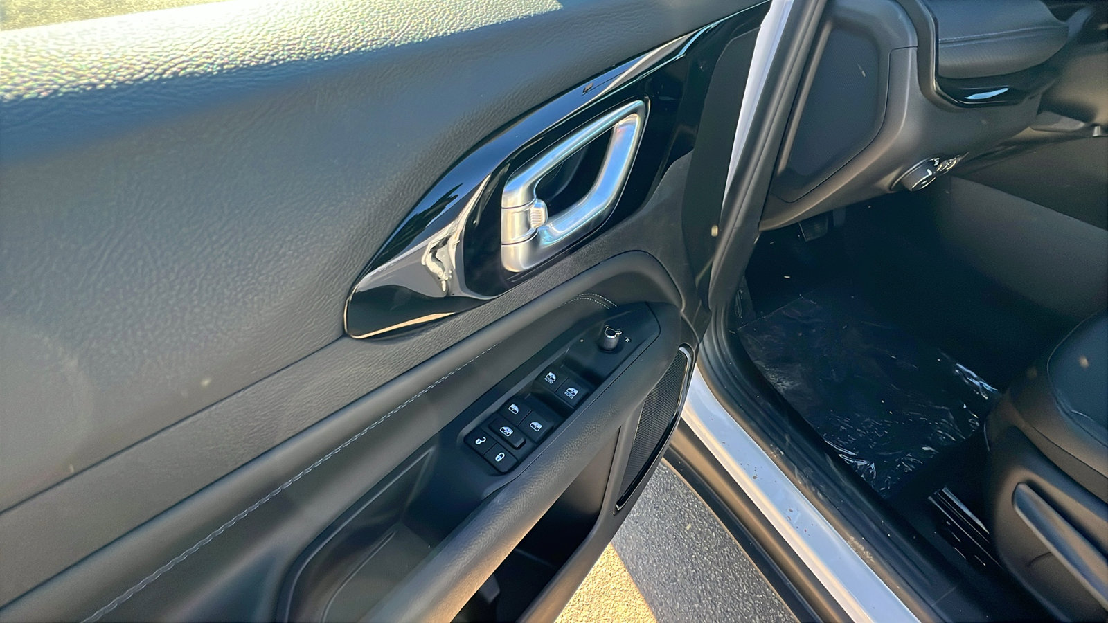 New 2026 Jeep Compass Latitude AWD/4WD image 15