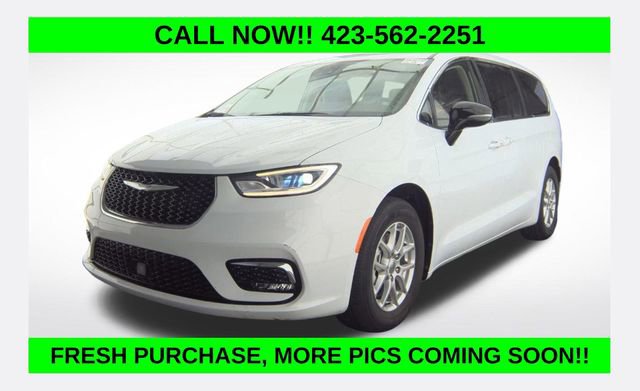 Used 2024 Chrysler Pacifica Touring-L