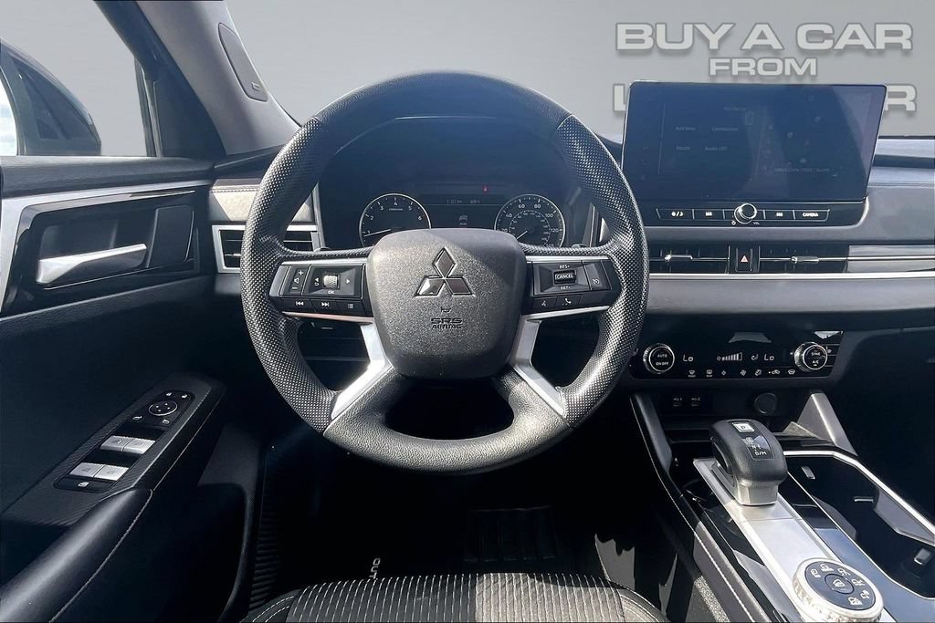 Used 2025 Mitsubishi Outlander ES AWD/4WD image 5