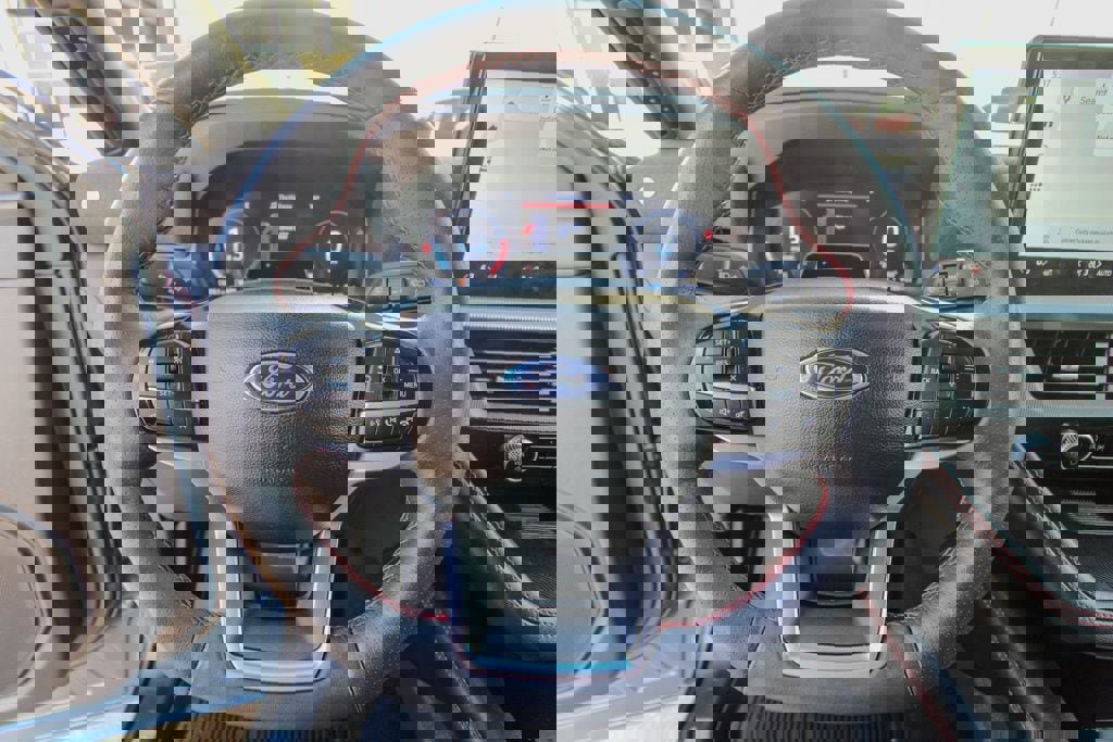 Used 2025 Ford Explorer ST-Line w/ ST-Line Street Pack image 20