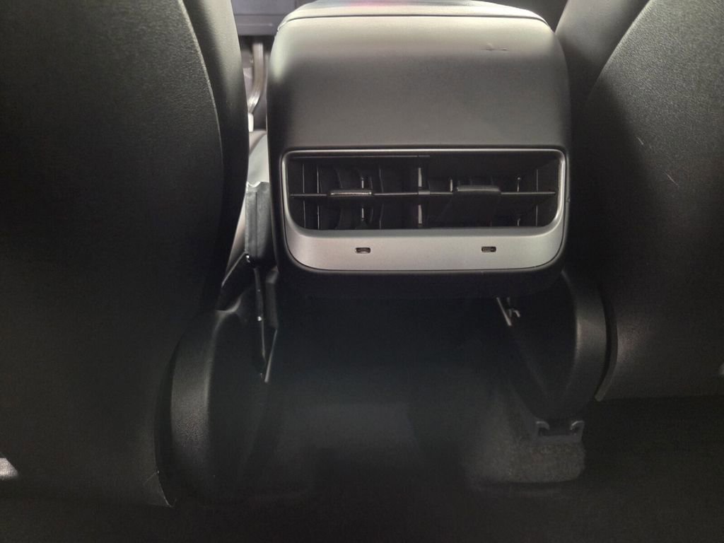 Used 2024 Tesla Model Y Performance image 24