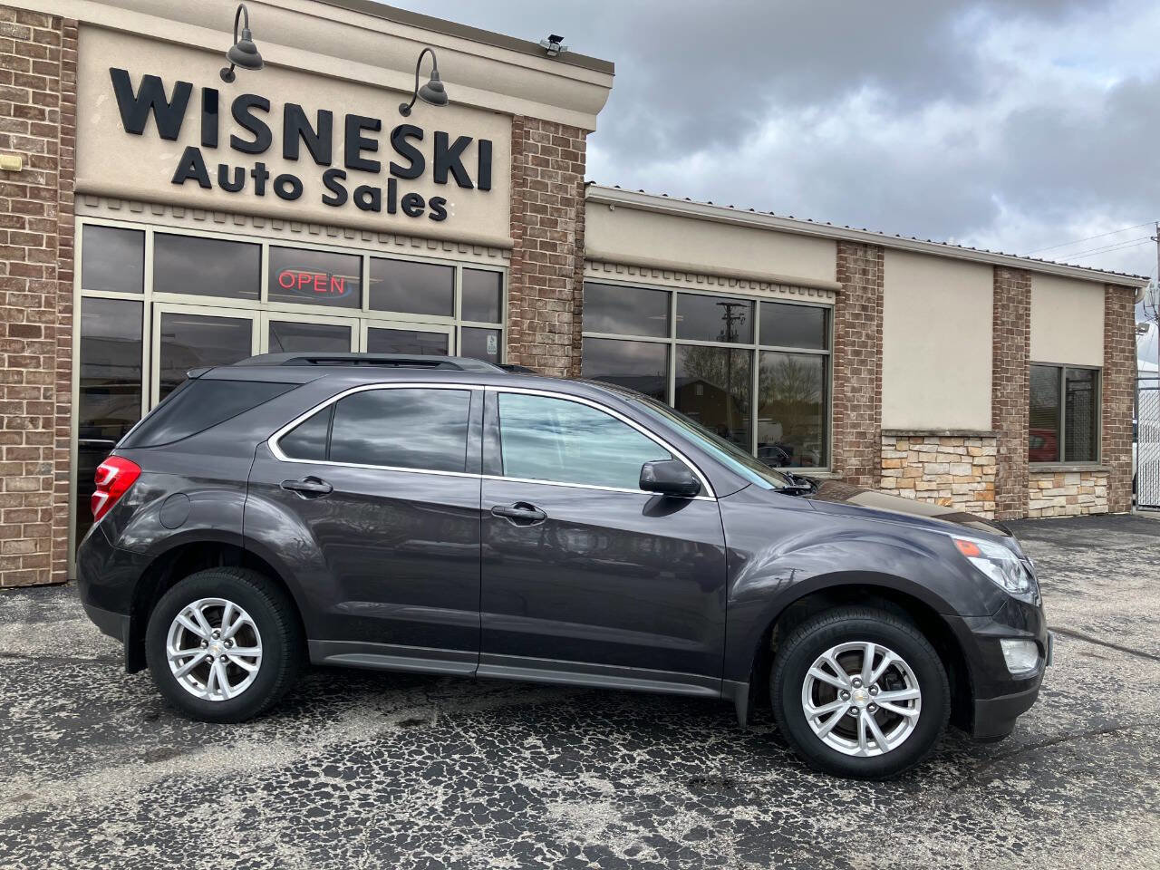Used 2016 Chevrolet Equinox LT w/ Convenience Package image 2