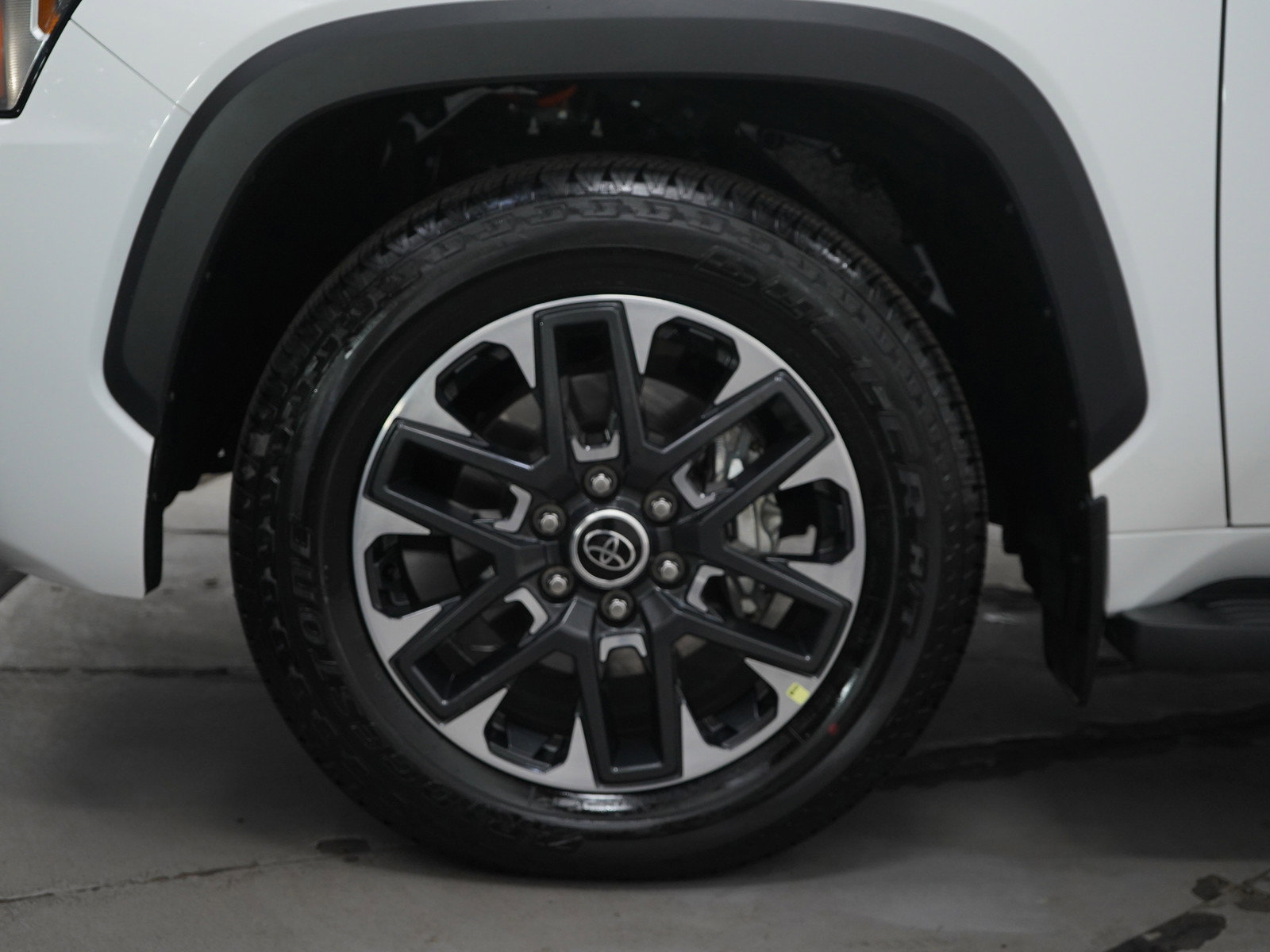 Used 2025 Toyota Sequoia SR5 w/ SR5 Premium Package AWD/4WD image 31