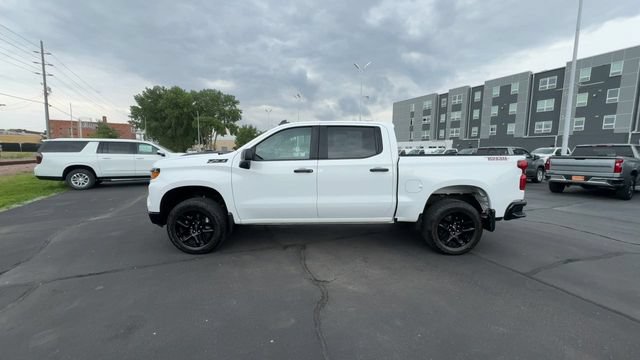 Used 2025 Chevrolet Silverado 1500 Custom Trail Boss w/ LPO, Dark Essentials Package AWD/4WD image 5