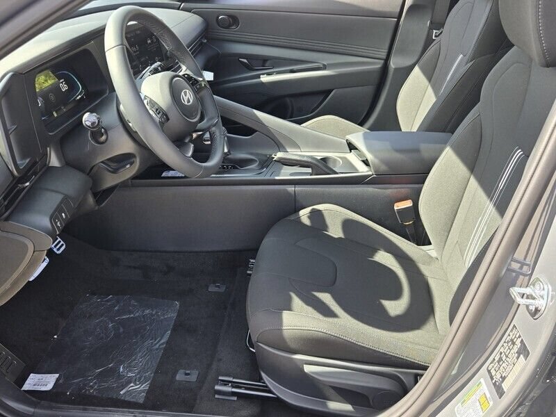 New 2026 Hyundai Elantra SEL Sport Premium FWD image 5