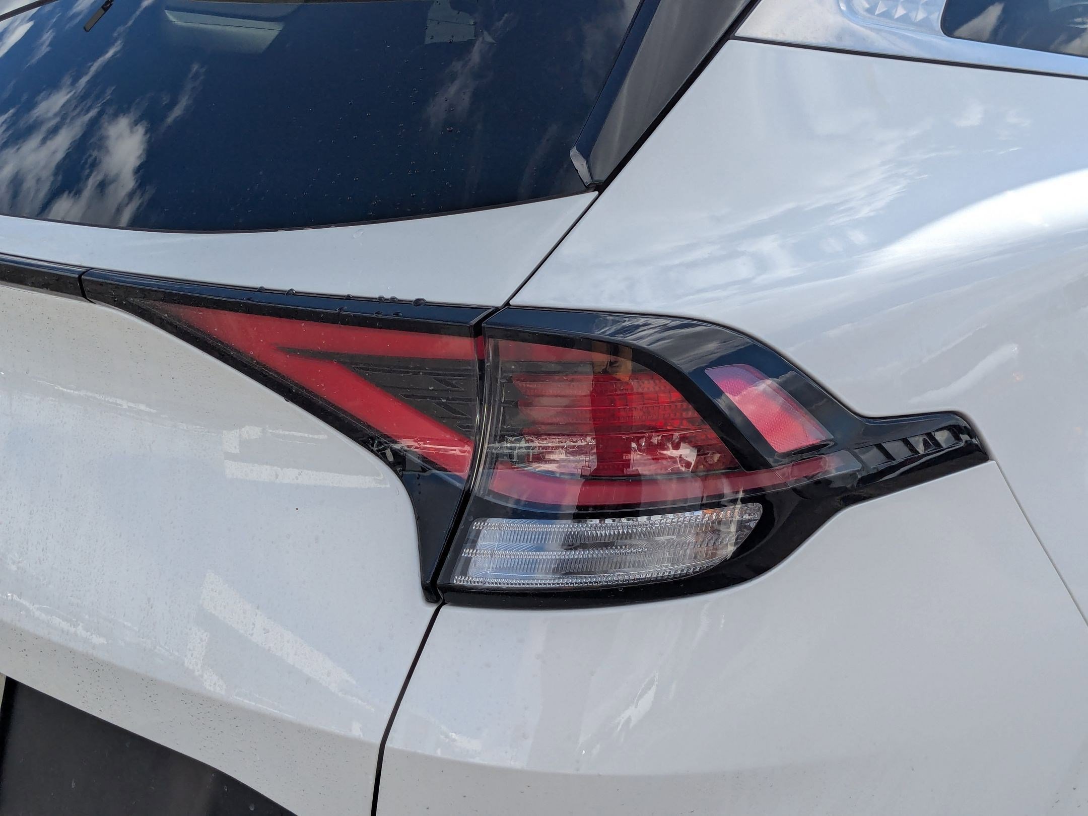 Used 2024 Kia Sportage LX image 12