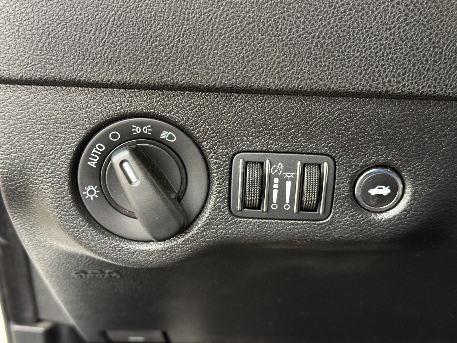 Used 2023 Dodge Charger SXT RWD image 30