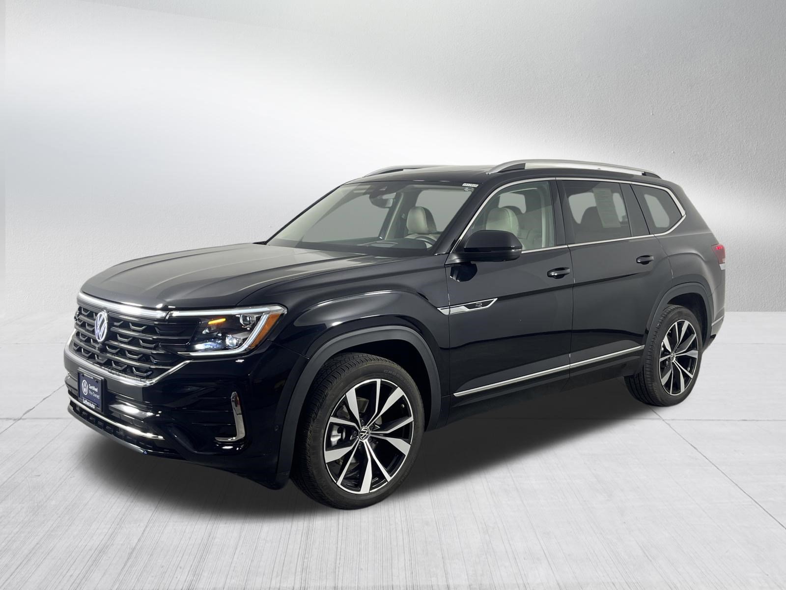 Certified 2024 Volkswagen Atlas SEL Premium R-Line AWD/4WD video 3