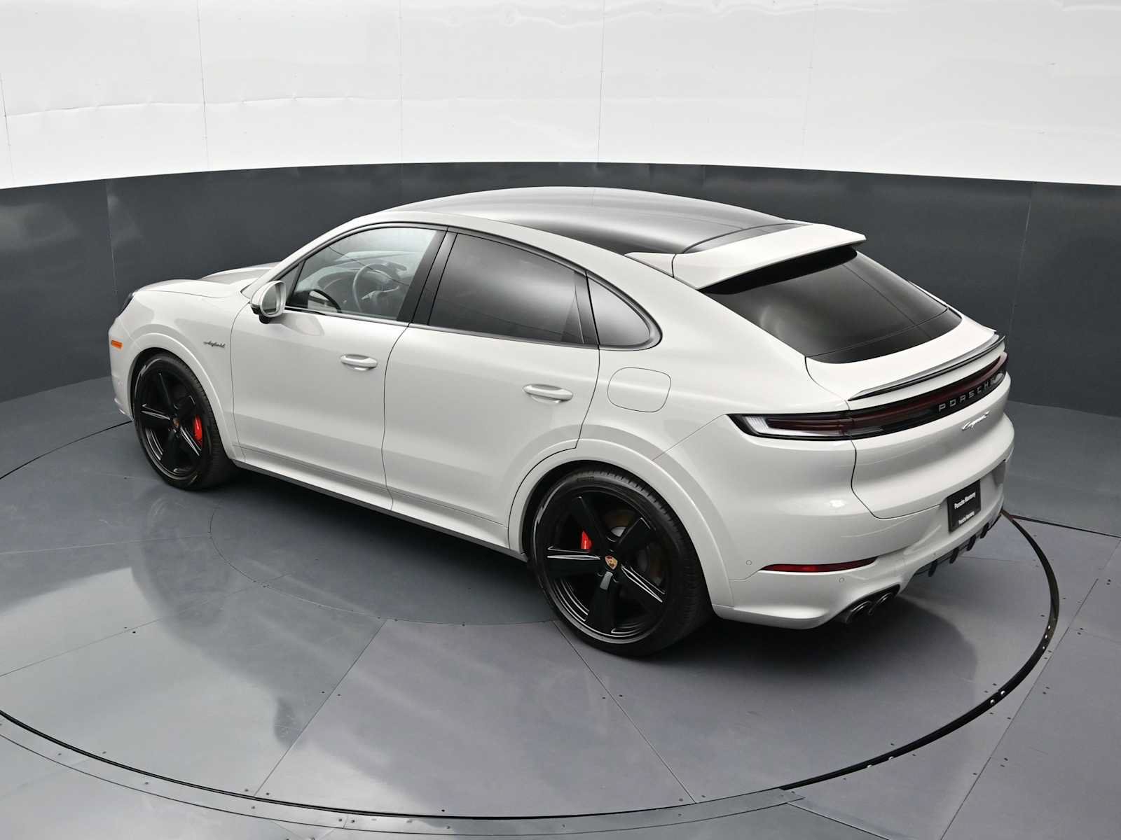 Certified 2025 Porsche Cayenne S AWD/4WD image 32