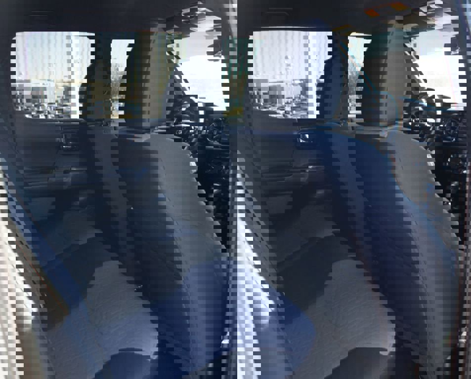 Used 2021 Toyota Tacoma TRD Sport w/ Technology Package image 21