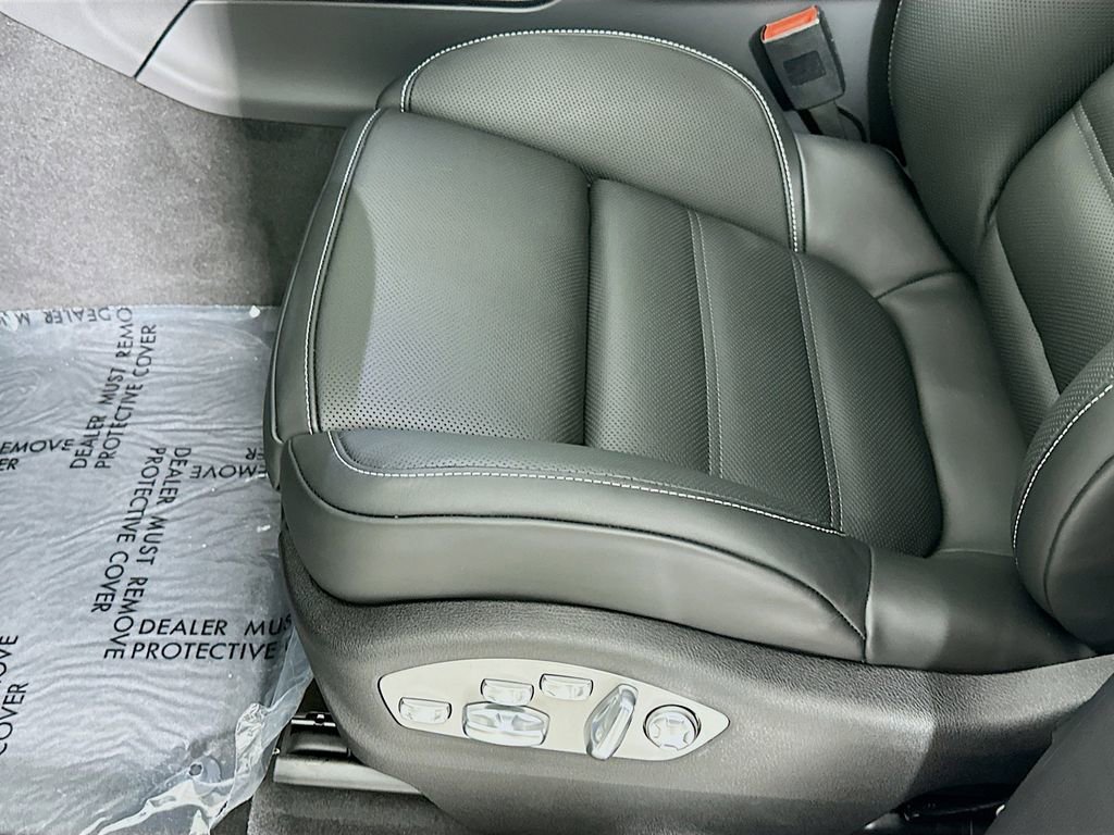 New 2026 Porsche Macan GTS image 22