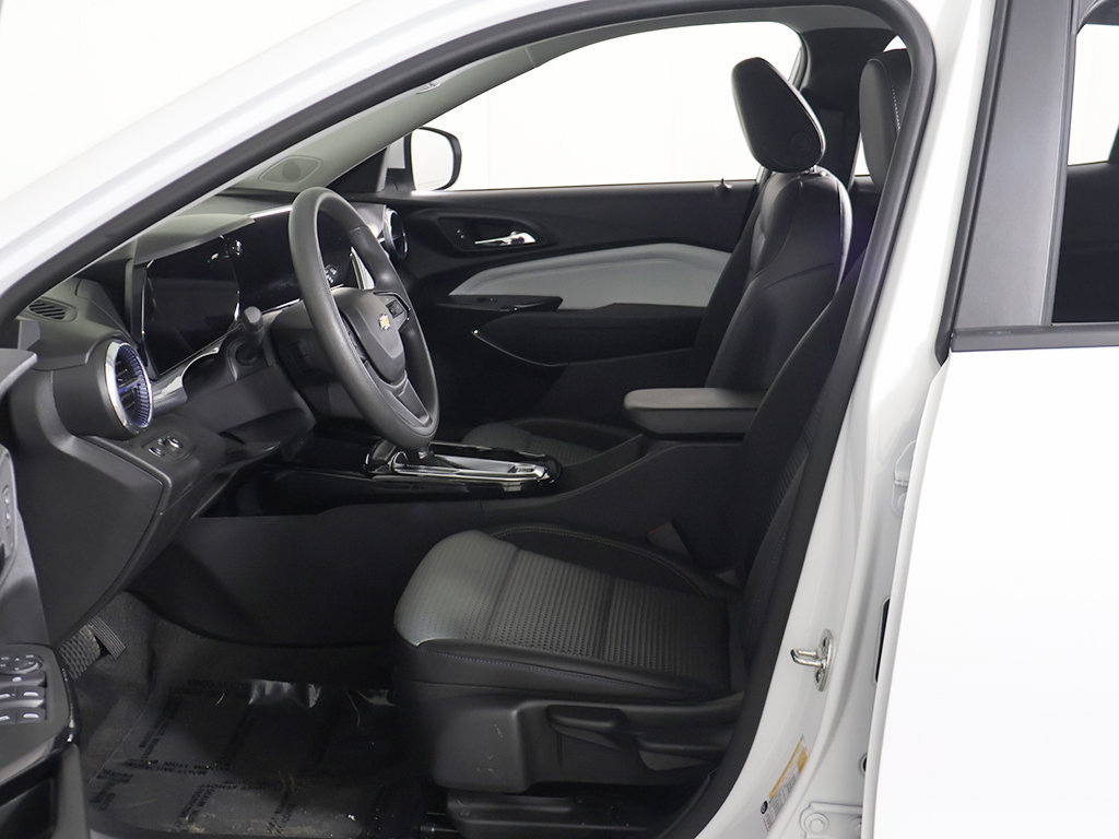 Used 2026 Chevrolet Trax LT FWD image 21