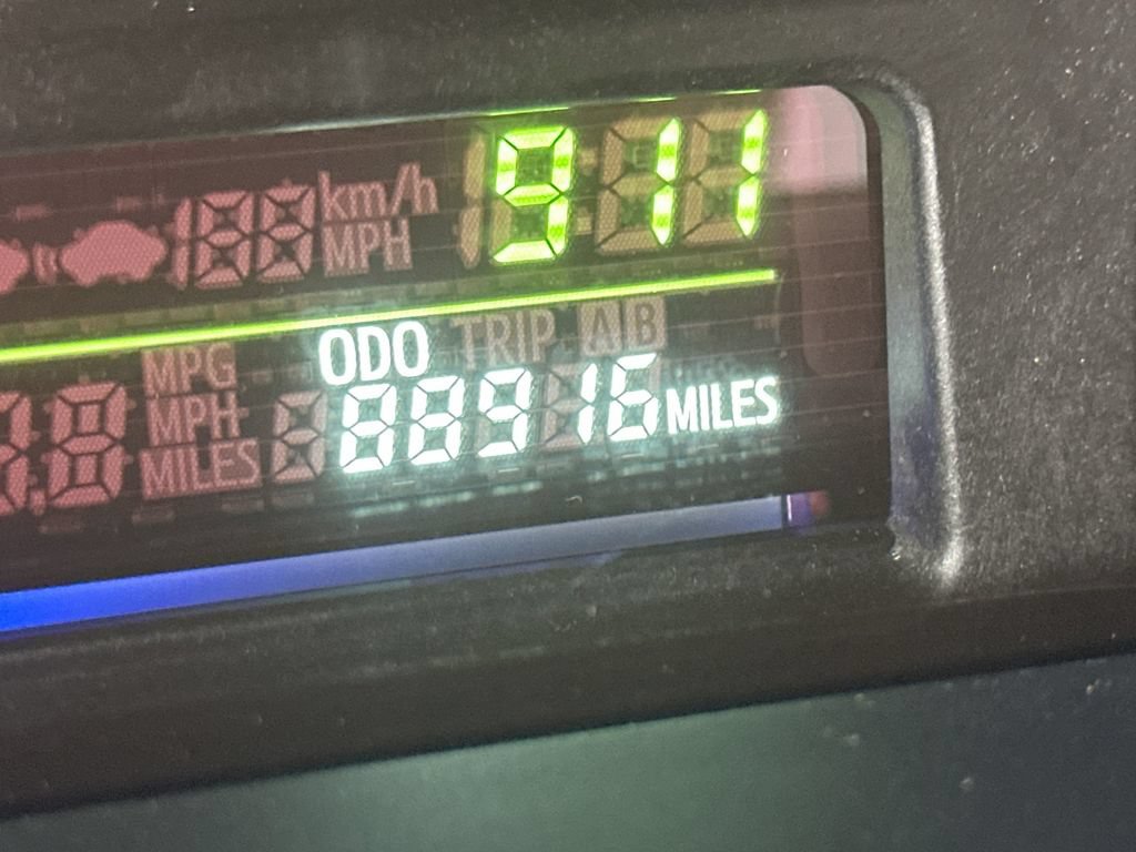 Used 2014 Toyota Prius V Three FWD image 32
