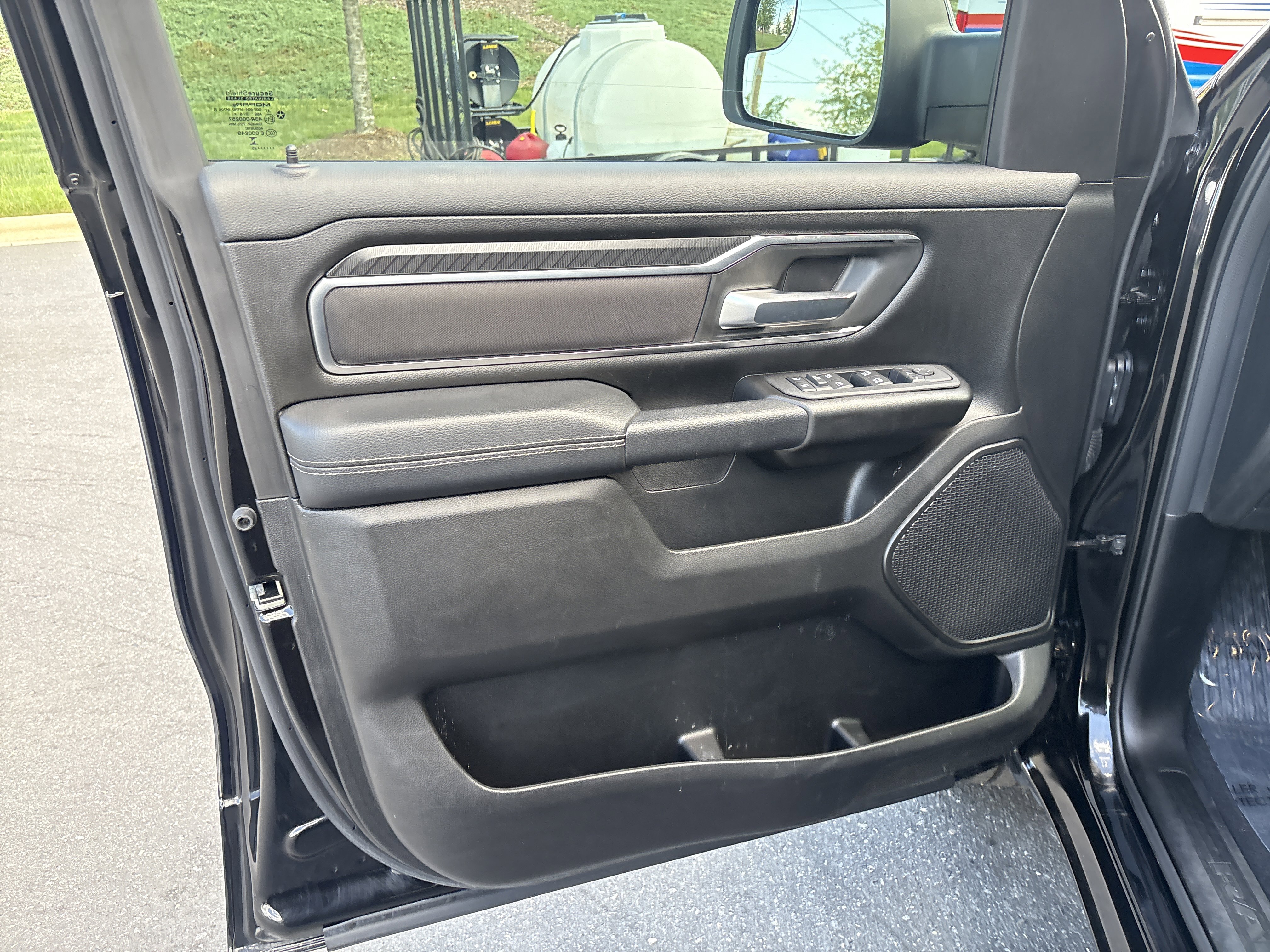 Certified 2025 RAM 1500 Big Horn AWD/4WD image 14