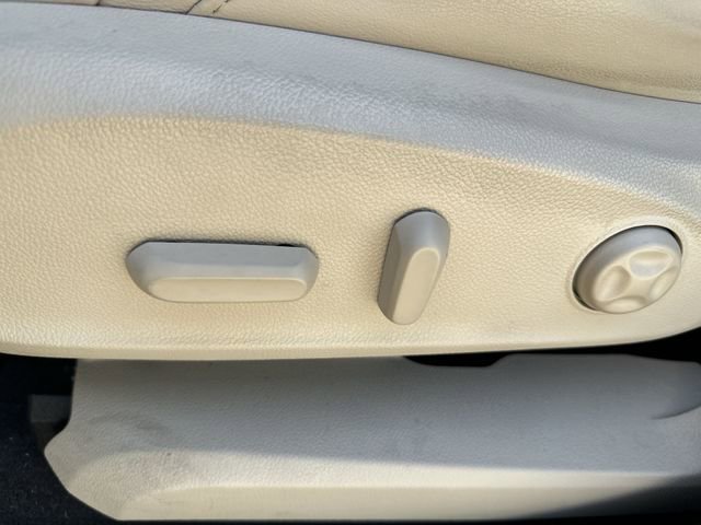 Used 2018 Buick Envision Premium AWD/4WD image 16