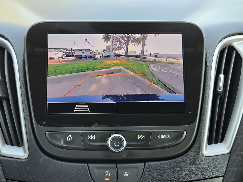 Used 2023 Chevrolet Malibu LS FWD image 16