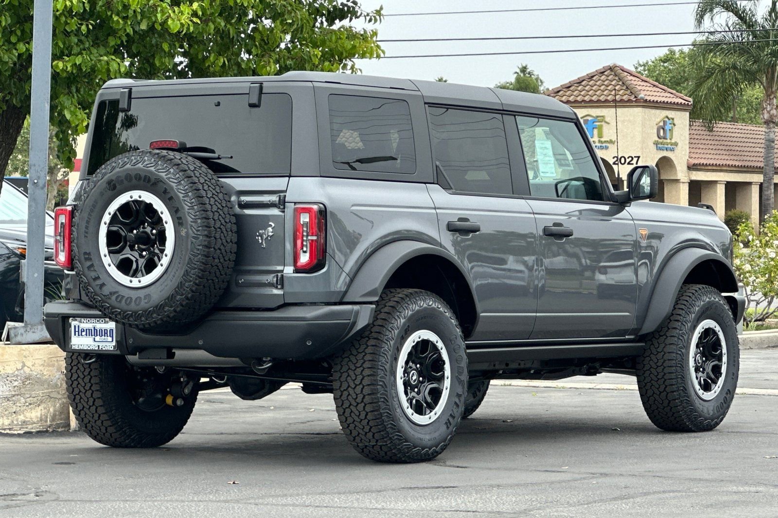 New 2026 Ford Bronco Badlands image 4