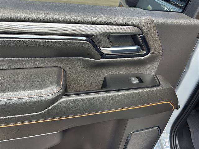 Used 2024 GMC Sierra 2500 AT4 w/ AT4 Premium Plus Package AWD/4WD image 17