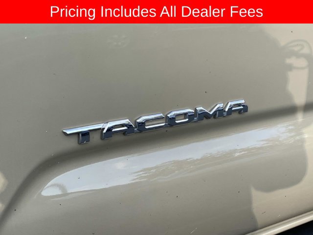 Used 2018 Toyota Tacoma TRD Off-Road AWD/4WD image 3