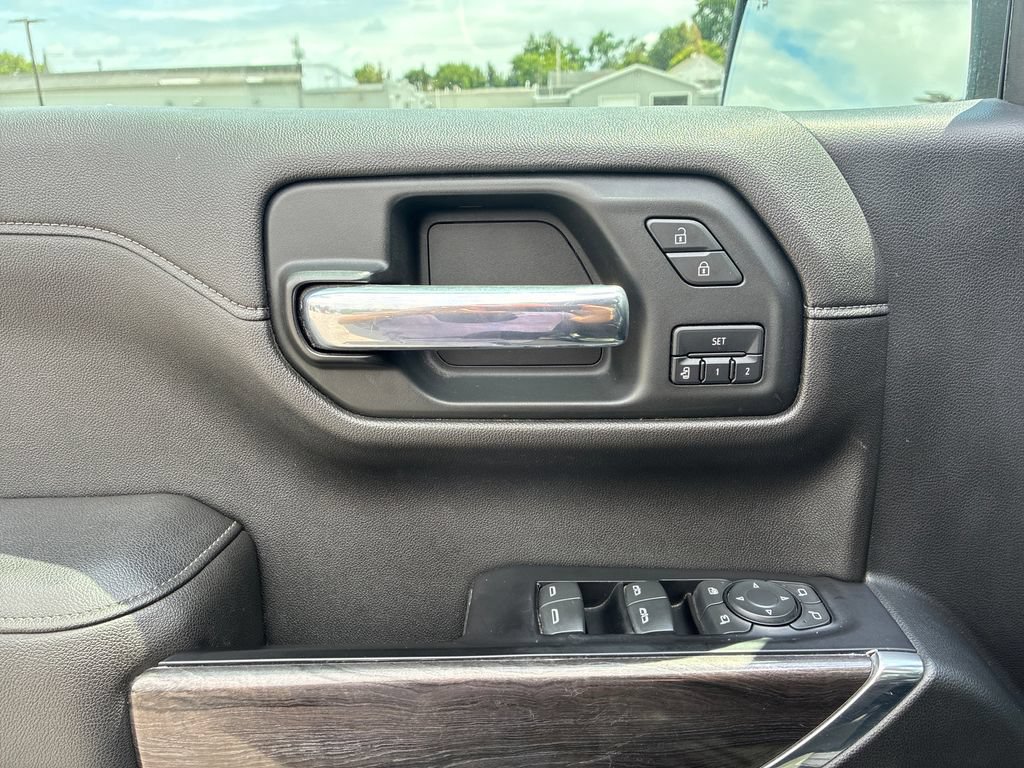 Used 2019 Chevrolet Silverado 1500 LTZ w/ LTZ Premium Package AWD/4WD image 12