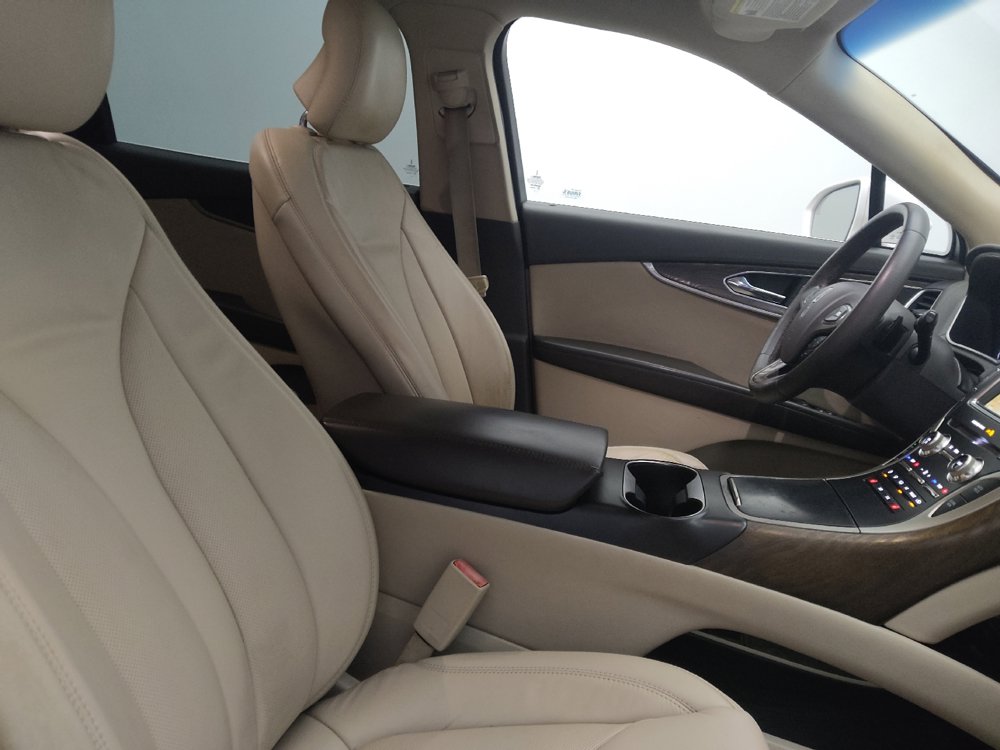 Used 2017 Lincoln MKX Select w/ Select Plus Package FWD image 21