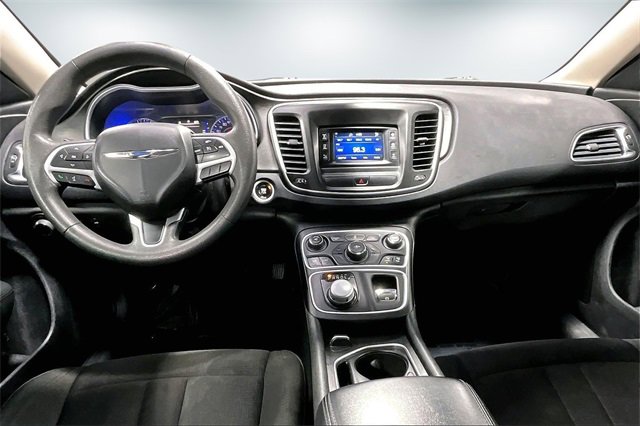 Used 2015 Chrysler 200 Limited image 8
