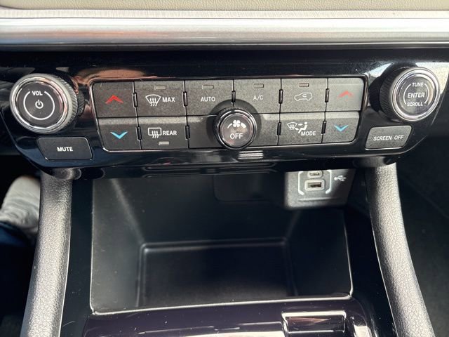Used 2024 Jeep Compass Limited w/ Elite Group AWD/4WD image 29