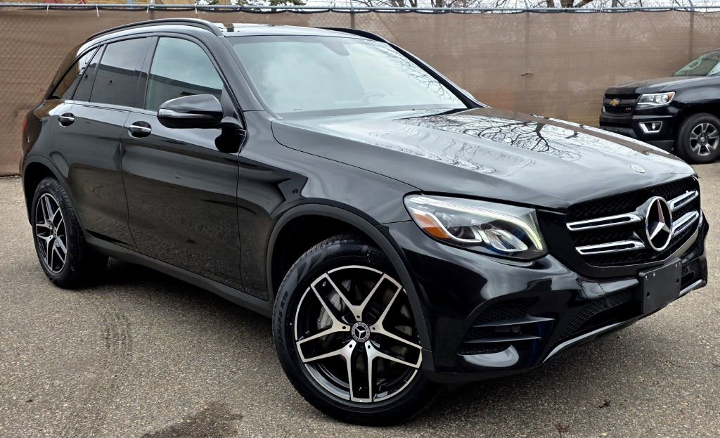 Used 2019 Mercedes-Benz GLC 300 4MATIC w/ AMG Line image 1