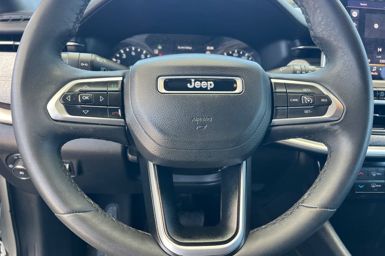 Used 2023 Jeep Compass Latitude AWD/4WD image 28
