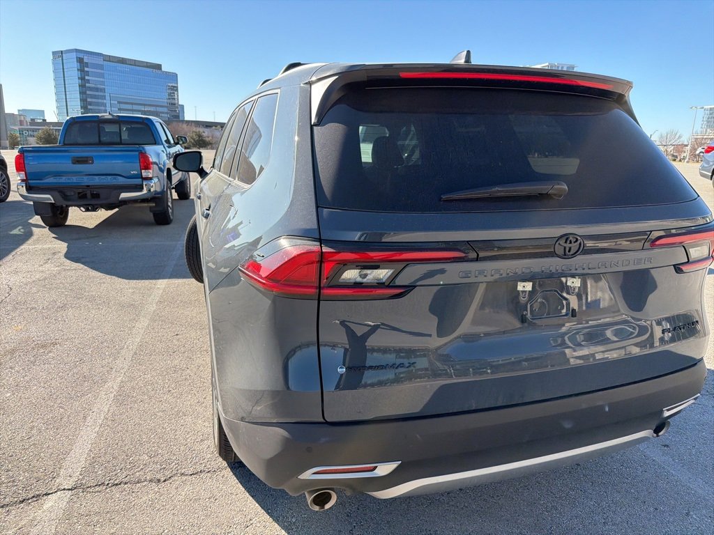 Used 2025 Toyota Grand Highlander MAX Platinum image 10