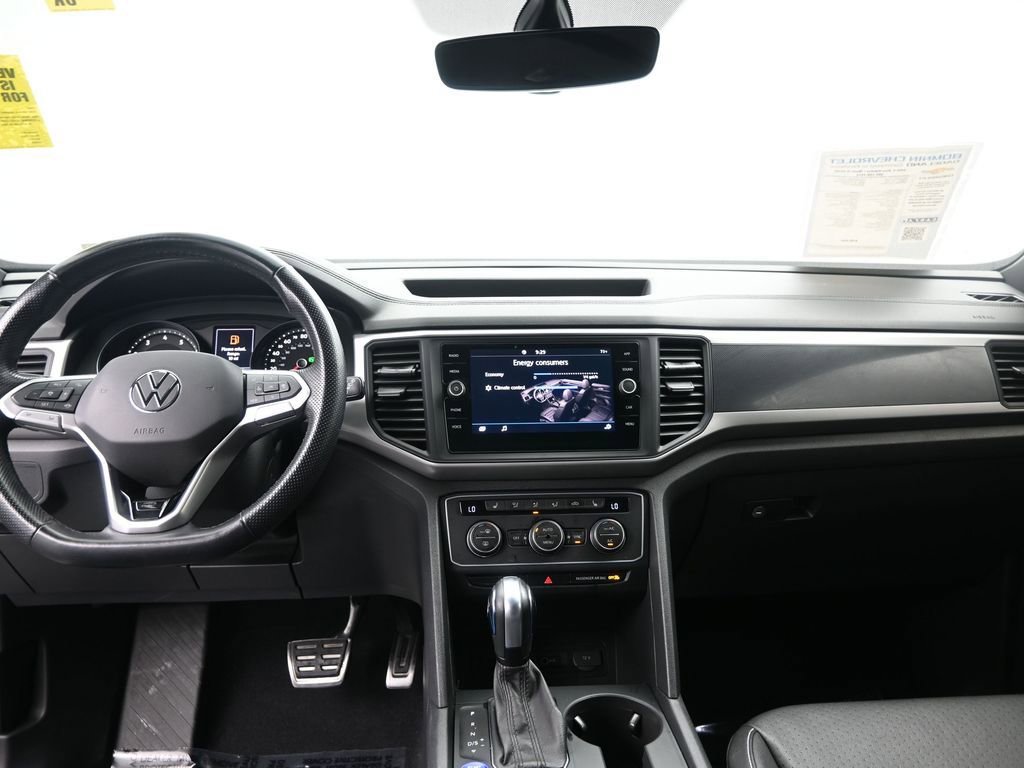 Used 2020 Volkswagen Atlas Cross Sport SE w/ Panoramic Sunroof Package image 14