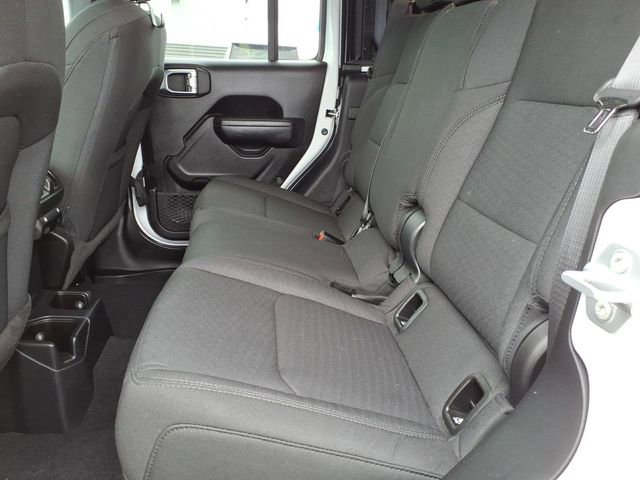 Used 2023 Jeep Gladiator Mojave AWD/4WD image 16