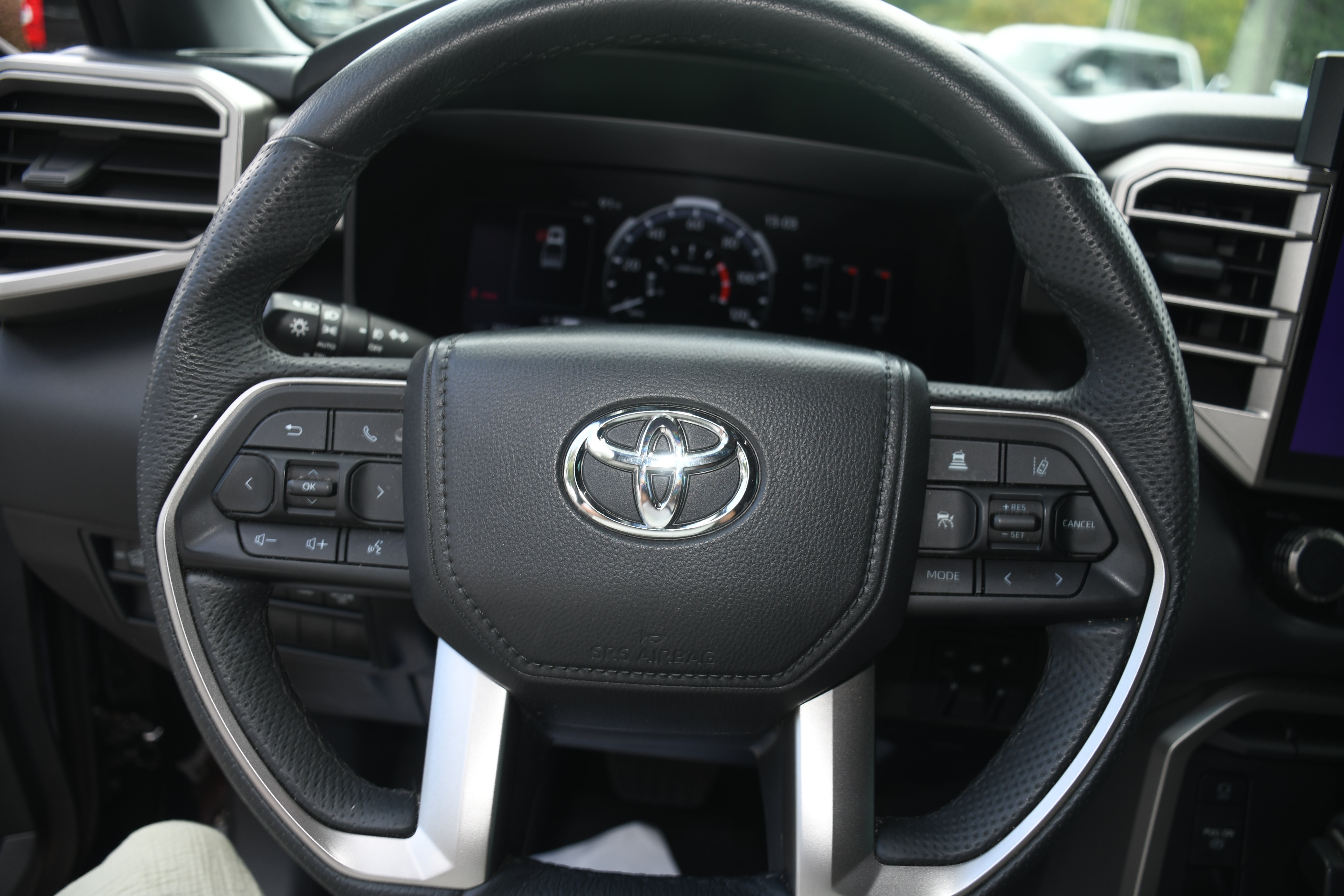Certified 2025 Toyota Tundra Limited AWD/4WD image 14