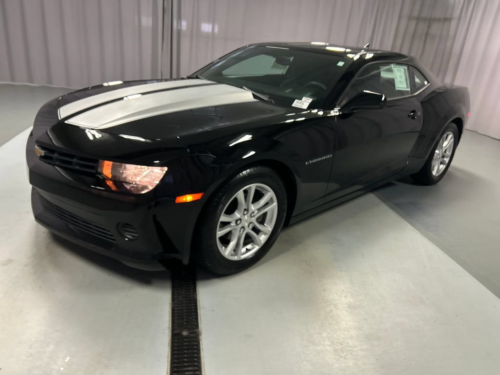 Used 2015 Chevrolet Camaro LS RWD image 3