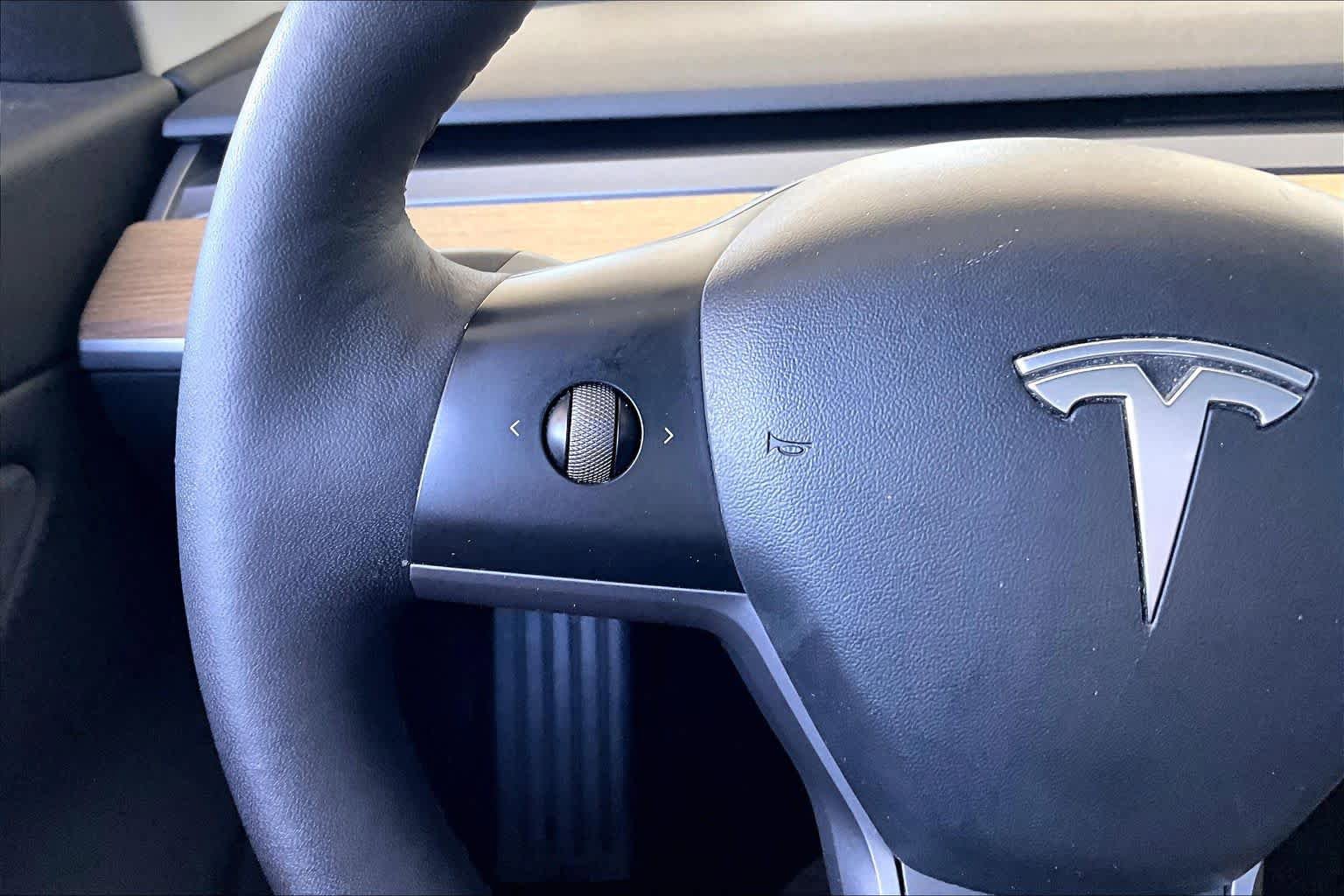 Used 2019 Tesla Model 3 Standard Range RWD image 23