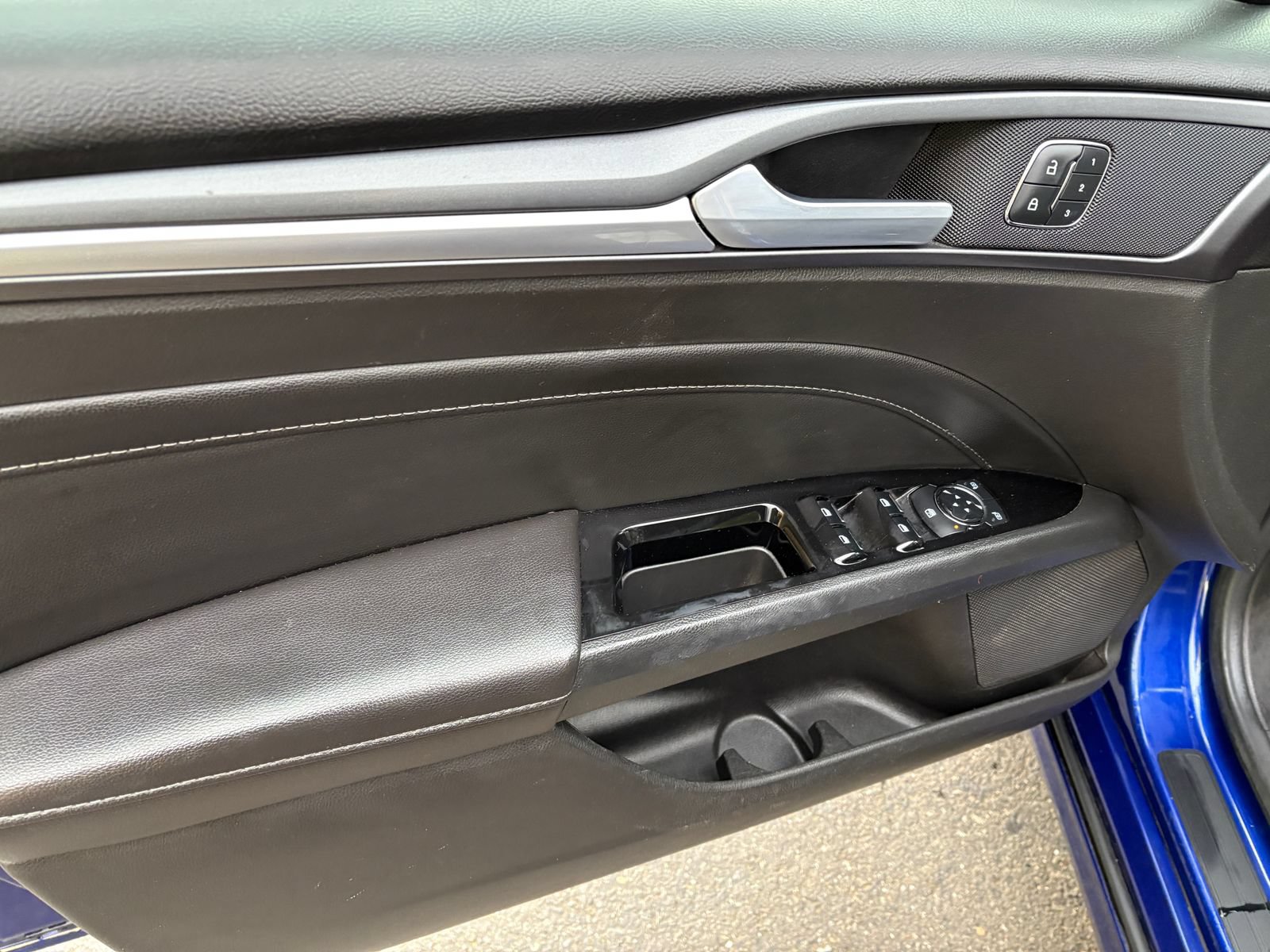 Used 2014 Ford Fusion Titanium FWD image 13