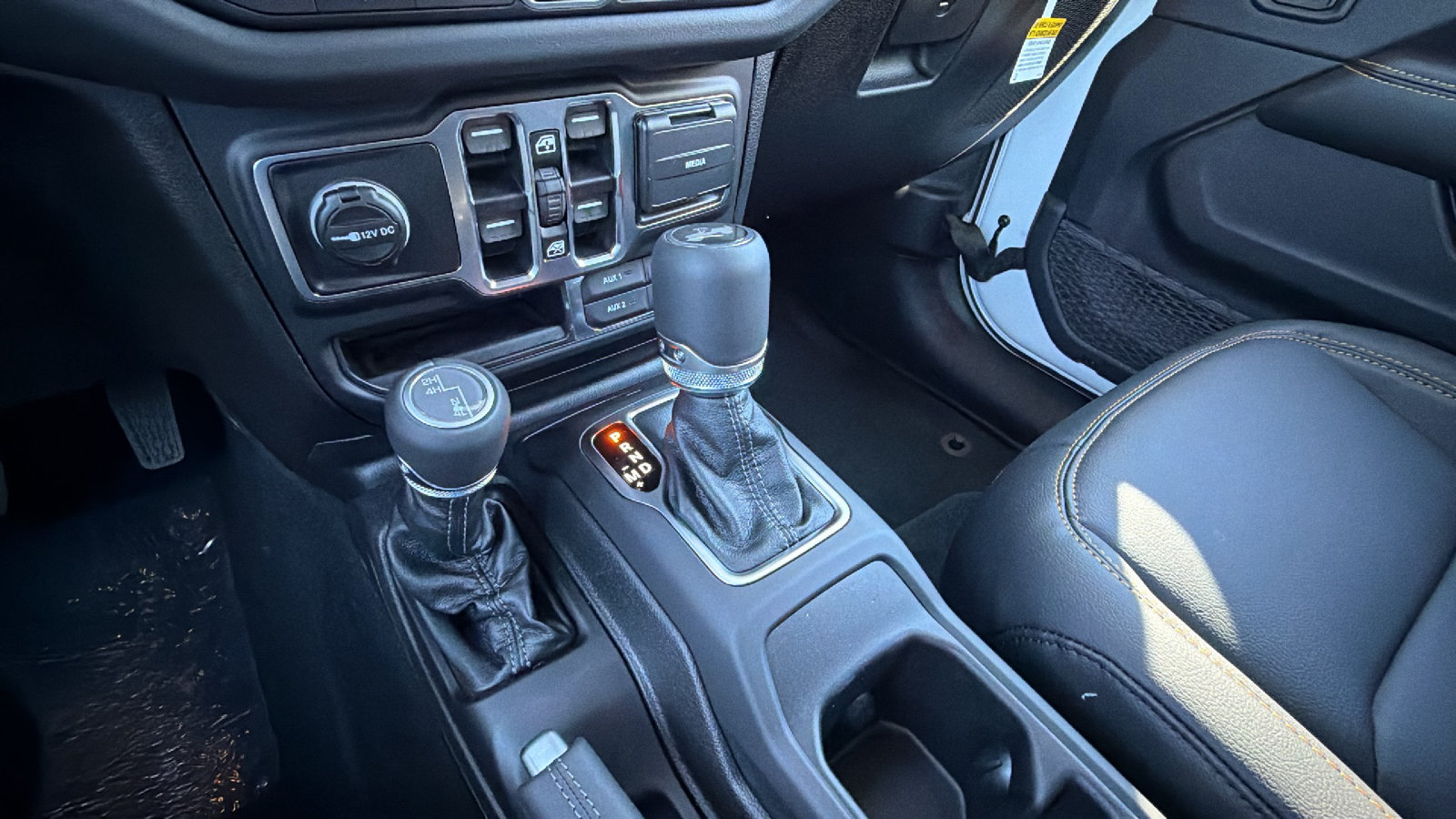 New 2027 Jeep Wrangler Unlimited Sahara AWD/4WD image 25