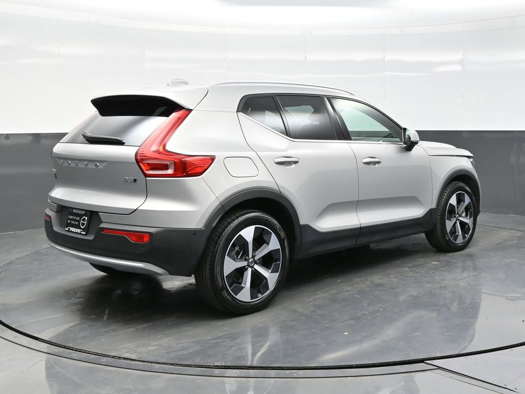 Used 2025 Volvo XC40 B5 Plus image 7