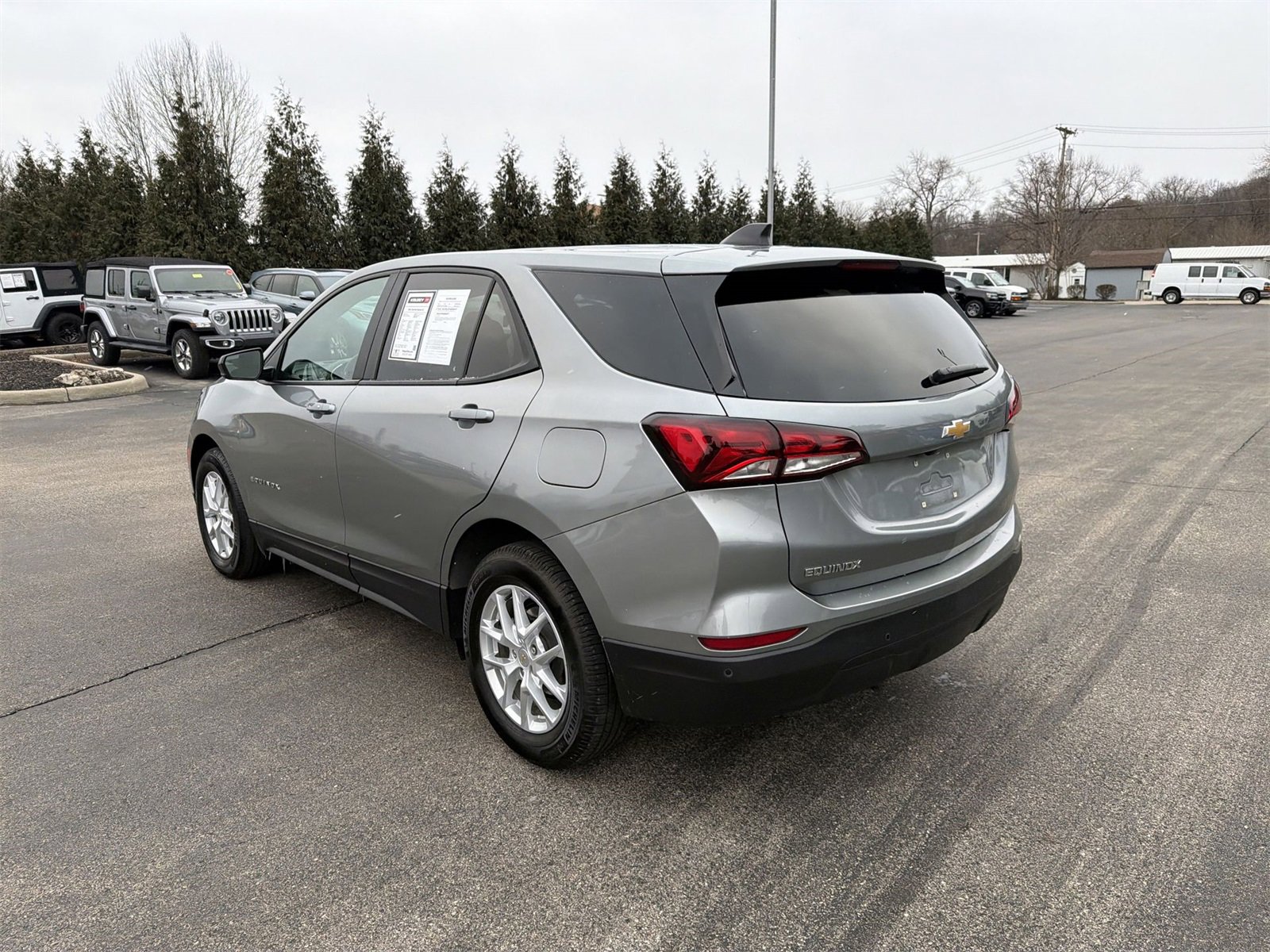 Used 2024 Chevrolet Equinox LS w/ LS Convenience Package image 6