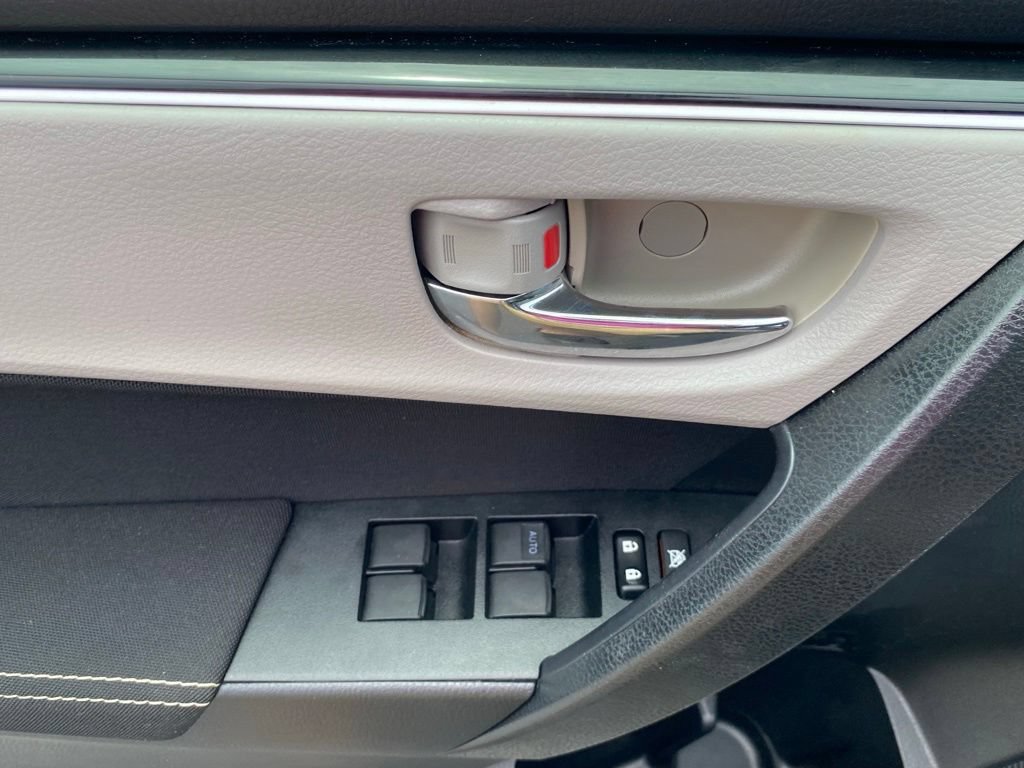 Used 2019 Toyota Corolla LE FWD image 21
