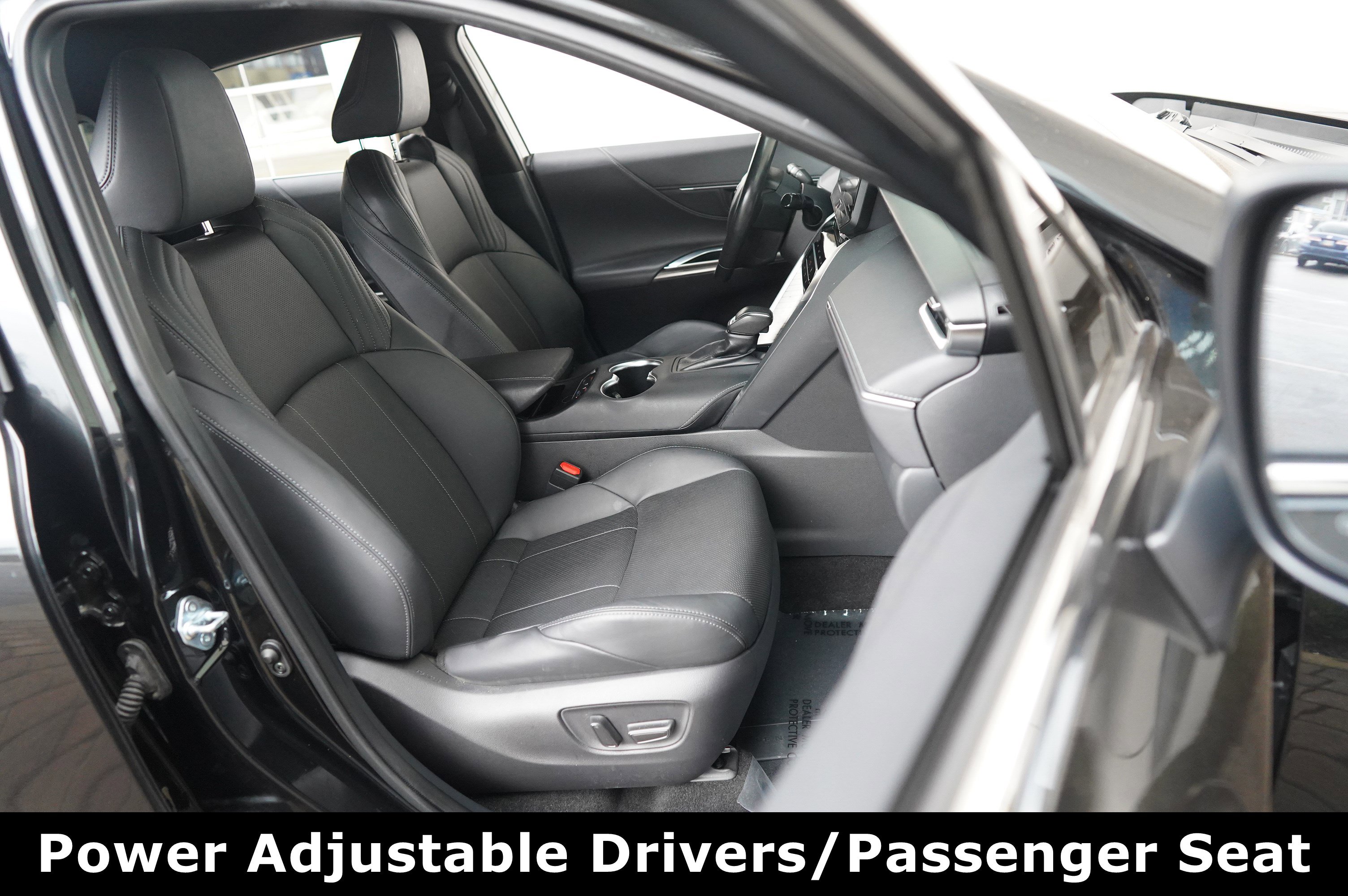 Used 2022 Toyota Venza Limited image 25
