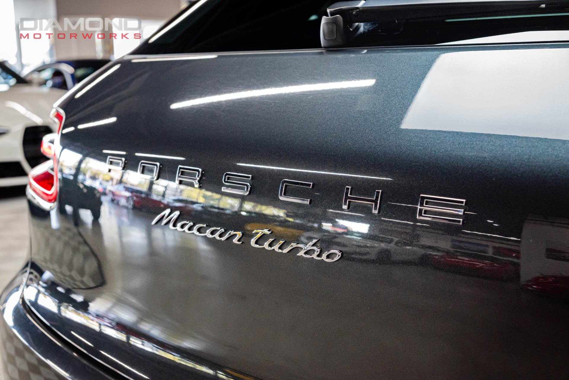 Used 2018 Porsche Macan Turbo image 9