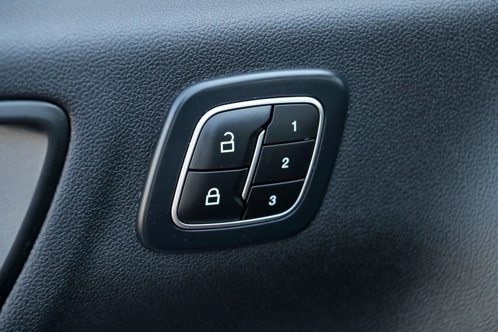 Used 2024 Ford Escape ST-Line Elite w/ Premium Technology Package image 17