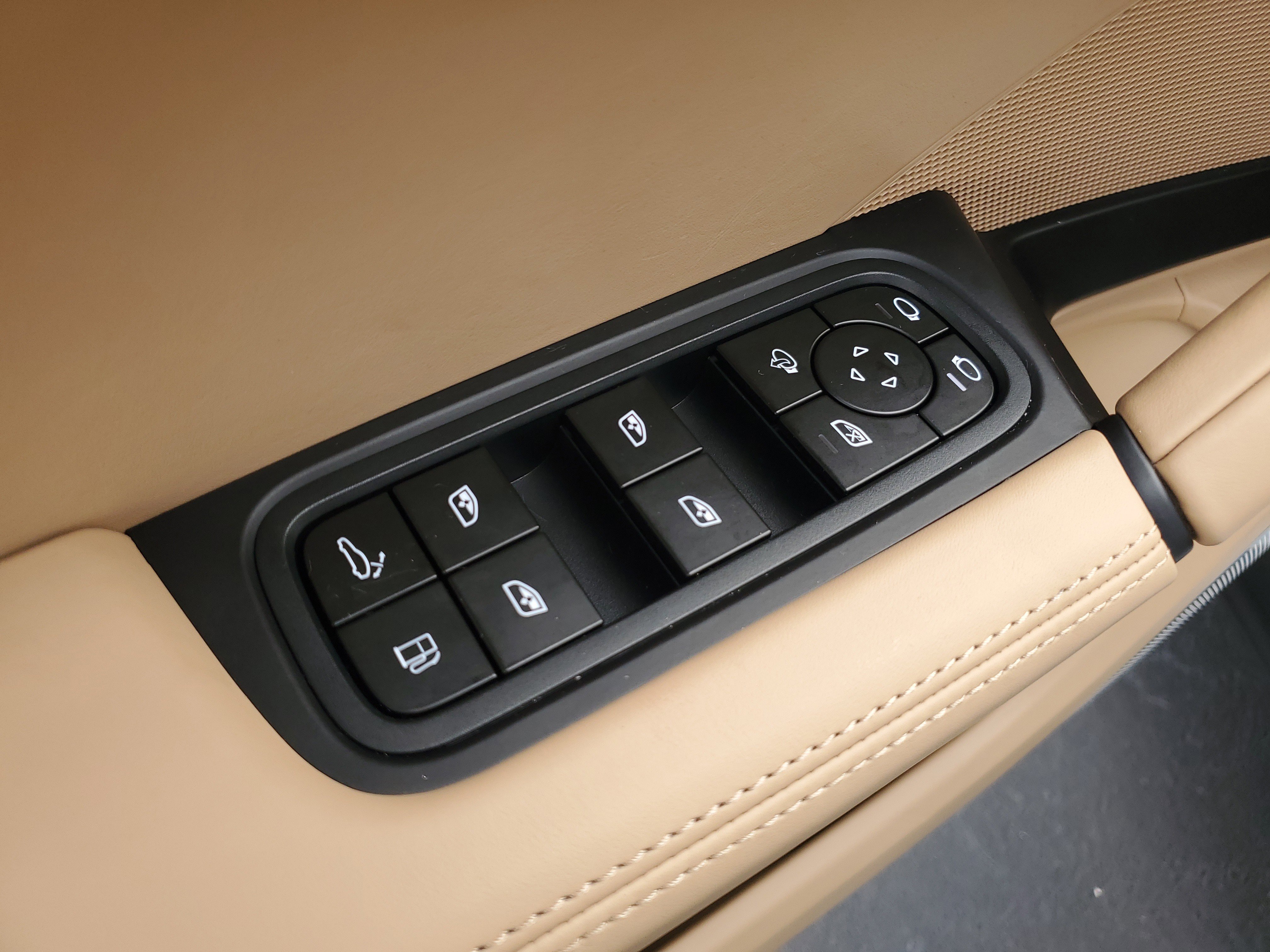 Used 2024 Porsche Cayenne E-Hybrid image 19