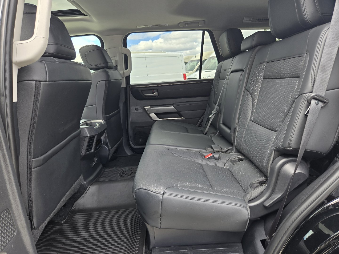 Used 2024 Toyota Sequoia SR5 w/ SR5 Premium Package AWD/4WD image 5