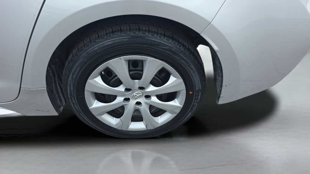 Used 2022 Toyota Corolla LE FWD image 25